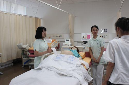 17.体験コーナー（看護学科）.JPG