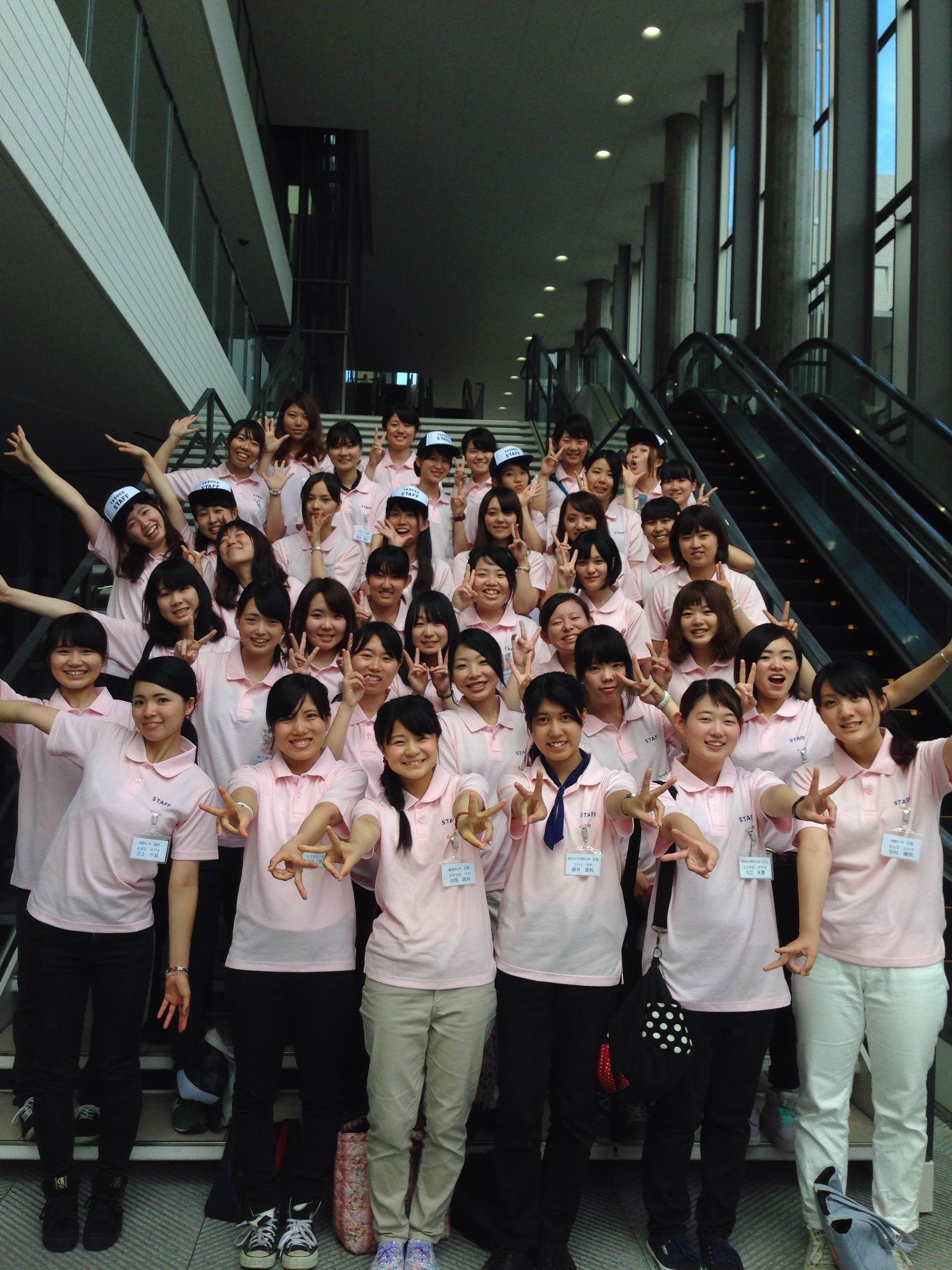 22学生スタッフ.jpg