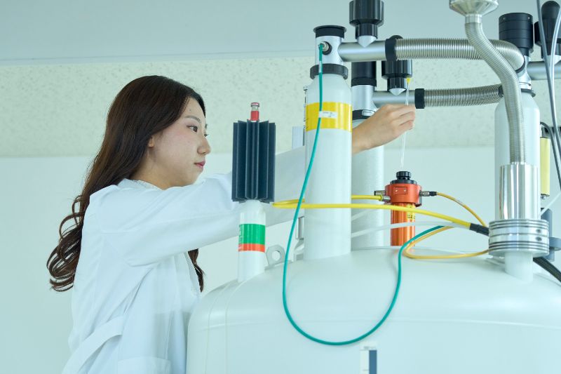 核磁気共鳴装置（NMR）