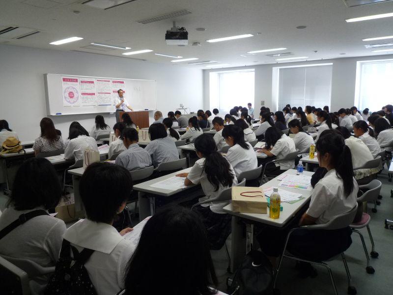 nichibun20160822_01.jpg