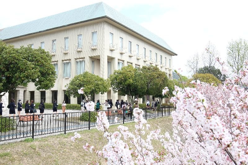 21年度 入学式を挙行しました お知らせ News 安田女子大学 安田女子短期大学