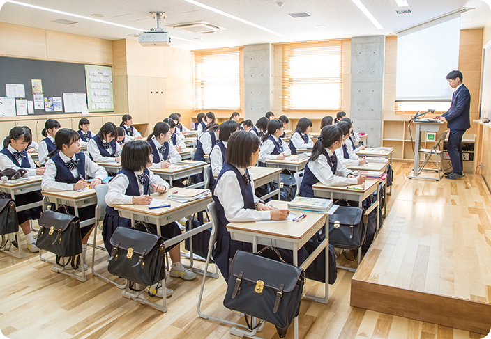 女子中学教室 比治山女子中学・高等学校